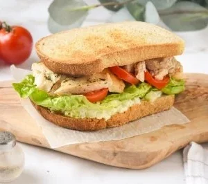 Sandwich Lunch (Jamón de pollo, queso Mozzarella)